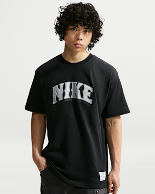 Nike Sportswear T-Shirt. Nike.com